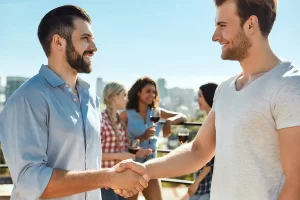 להכיר אנשים חדשים